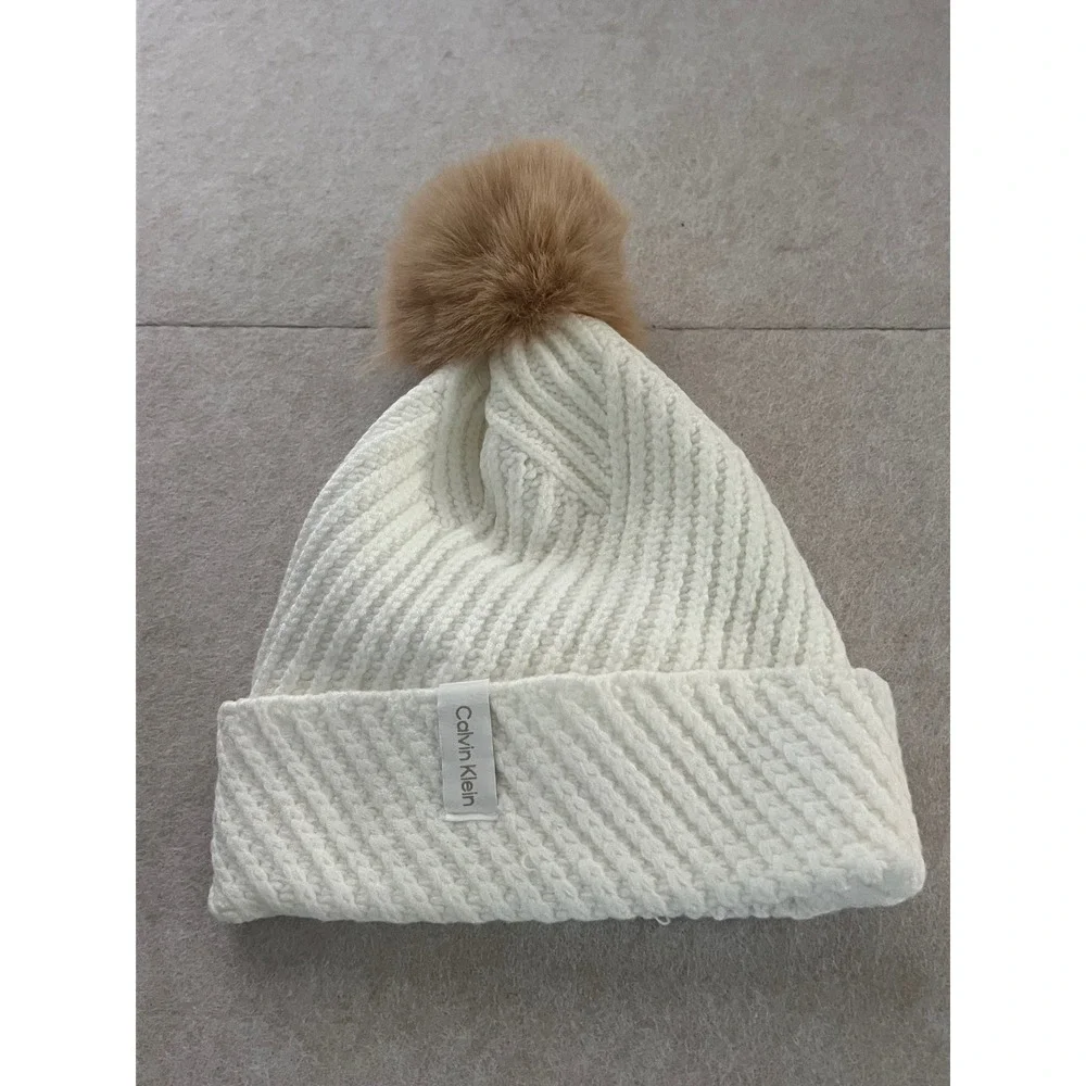 Calvin Klein Kids Cream White Cable Knit Beanie Faux Fur Pom Pom Hat A4KH7678